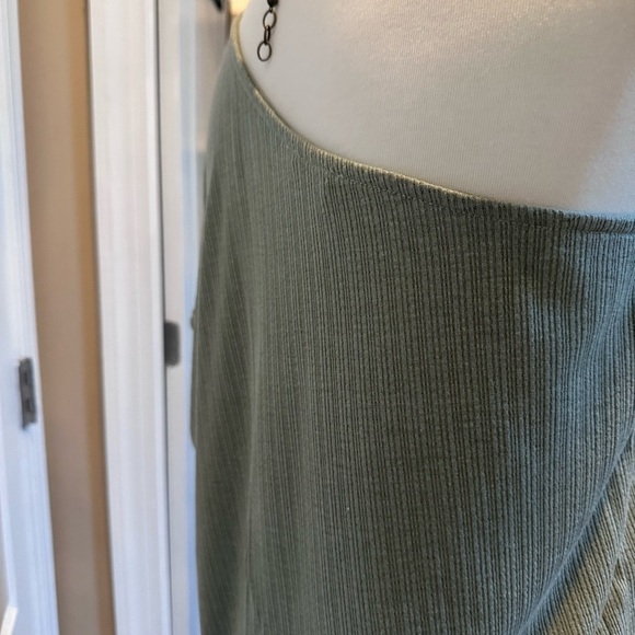 One-Shoulder Ribbed Top – Effortlessly Chic - Picture 5 of 6